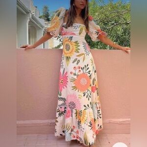 Super cute pouf sleeve floral maxi dress